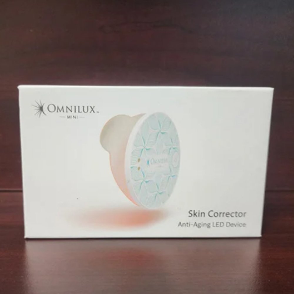 Omnilux Skin Corrector